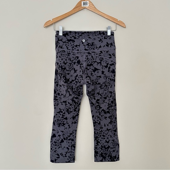 Lululemon Gray Floral All You Do Crop Leggings 19" US Size 6 - Picture 5 of 11